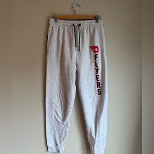 Women’s Dayton Flyers Gray Athletic Joggers Size‎ Medium